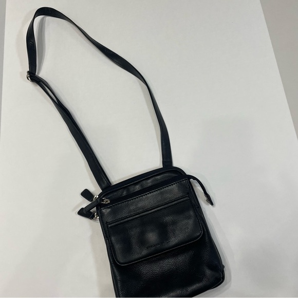 Fossil Black Leather Crossbody Bag purse. Multi pockets. Used - Picture 1 of 10